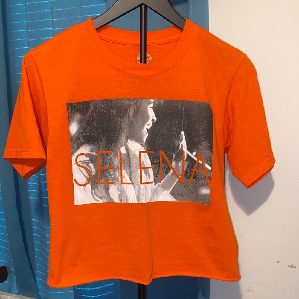 SELENA CROP TEE